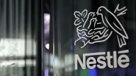 Nestlé se hunde en crisis tras destitución de su CEO