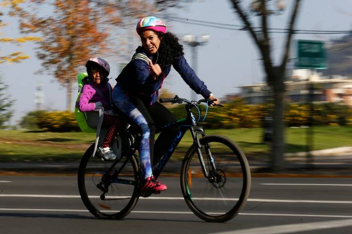 Día Nacional Sin Auto: revisa dónde serán los cortes y desvíos de tránsito en Santiago este viernes