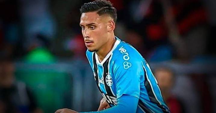 La firme decisión que tomó el DT de Gremio con Erick Noriega para el clásico, según prensa brasileña