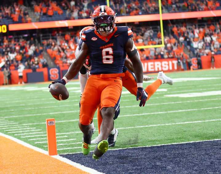 Syracuse thin at running back for short week (Syracuse