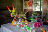 El arte de la pirotecnia en cartonería, creado por manos mexiquenses para las Fiestas Patrias