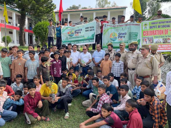 Rajouri observes Sewa Parv Day 07 with focus on health, digital literacy, cleanliness among other welfare activities