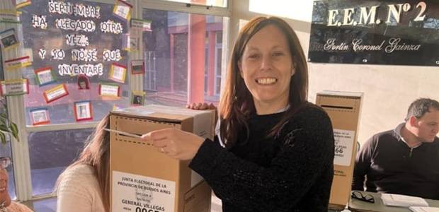 Votó en Piedritas Analía Balaudo, candidata a senadora provincial por La Libertad Avanza