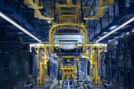 Ford tuvo 20.000 trabajadores en la fábrica de Colonia. Diez años después son 7.600 porque sus coches eléctricos no se compran