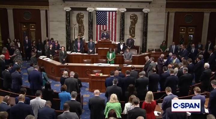 Enfrentamiento partidista en el Congreso durante minuto de silencio por Charlie Kirk