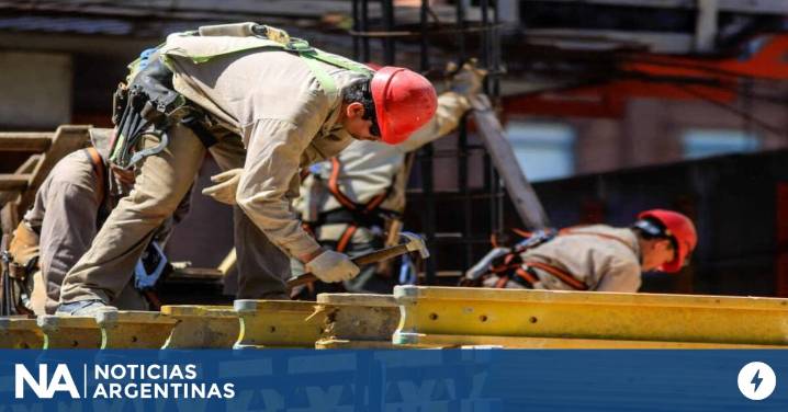El empleo privado se redujo en julio y la tasa de despidos alcanzó el valor más alto para el mes desde 2016