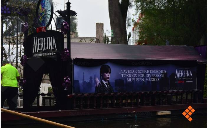 Hipnotiza trajinera de Merlina aguas de Xochimilco