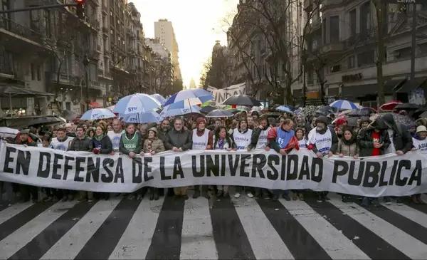 Paro universitario y marcha contra veto de Milei