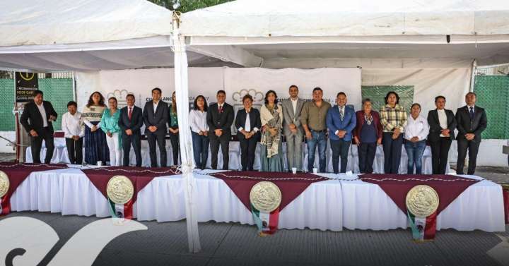 En Cuautlancingo realizan desfile por aniversario de la Independencia de México