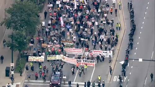ICE Chicago: Immigration raid efforts could ramp up Saturday as agents set up at Naval Station Great Lakes, protest held downtown