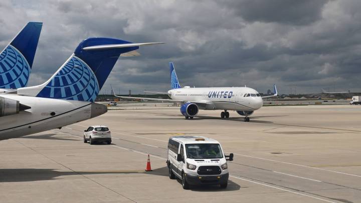 Coffee Spill Grounds United Airlines Airbus A321neo: Flight Delayed 3 Hours