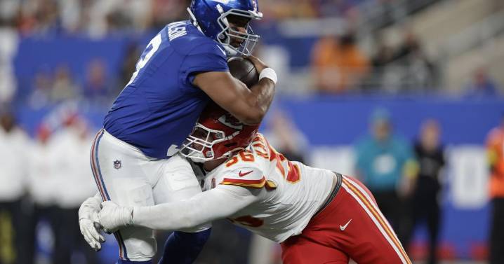 Daboll noncommittal about who Giants' starting QB will be against Chargers