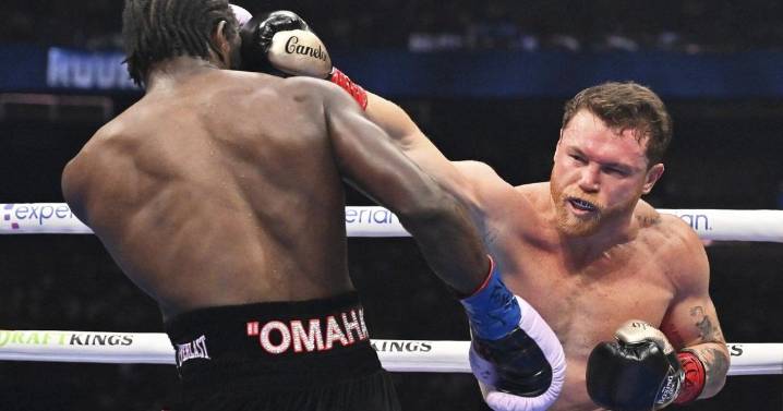 Terence 'Bud' Crawford makes history with victory over Canelo Alvarez