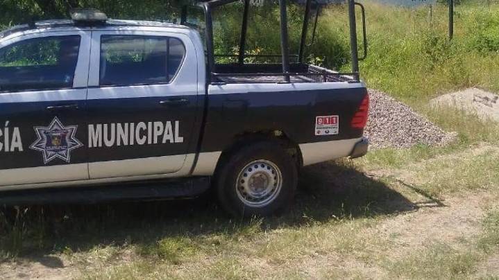 Muere hombre por aparente infarto en un predio al pie de la carretera 57