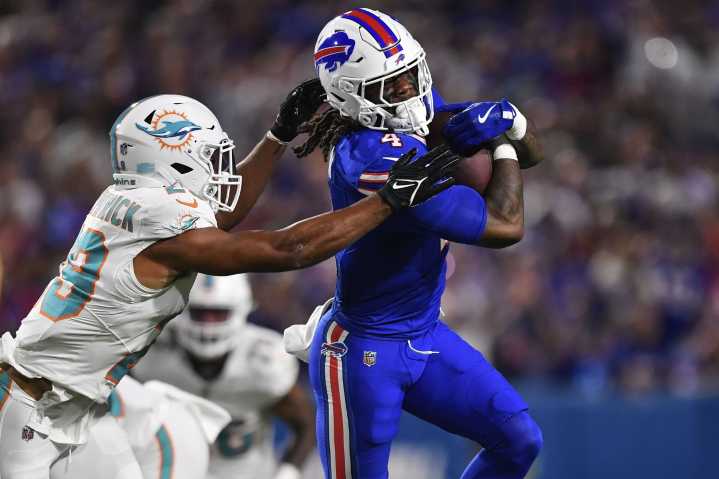 Miami puso a sufrir a Buffalo pero al final los Bills triunfaron