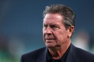 Legendary NFL QB Dan Marino reveals battle with serious disease