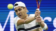 Tras coronarse en Chengdú, Tabilo cayó ante el recordado Zizou Bergs en tenso y dramático tie break en el ATP 500 de Tokio