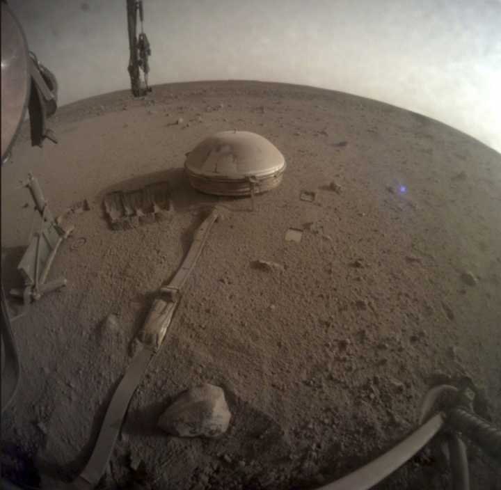 Marsquakes indicate a solid core for the red planet, just like Earth