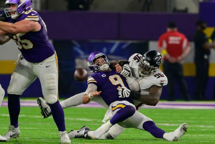J.J. McCarthy struggles in primetime, Vikings fall to Falcons