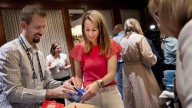 Utah's first lady leads Olympic service project