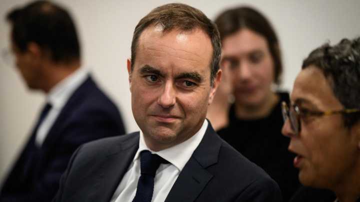 Lecornu retira la supresión de dos festivos en Francia y tiende la mano a la izquierda