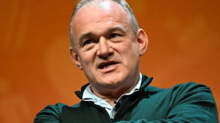 Lib Dem leader Ed Davey hints at Labour deal to block Farage from power in dramatic political shake