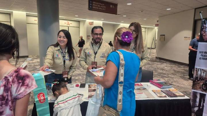 Promocionan a Parral en celebración binacional del Grito de Independencia en El Paso, Texas