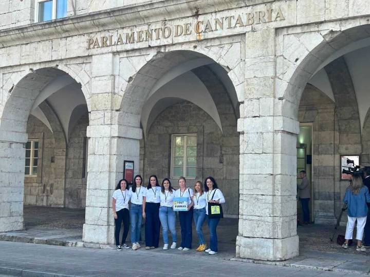 Llevan al Defensor del Pueblo recuperar la tercera enfermera en quirófano de noche del Hospital de Laredo