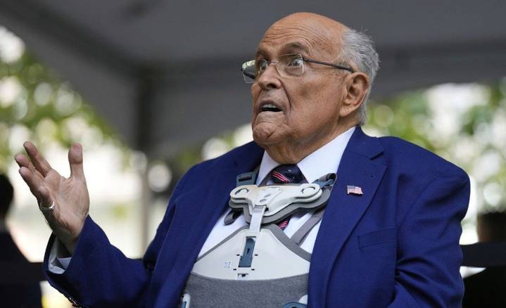 Rudy Giuliani resolvió demanda presentada en su contra por 1,300 millones de dólares