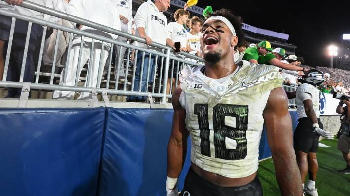 Oregon Ducks jump to No. 2 in AP Top 25 after win against Penn State