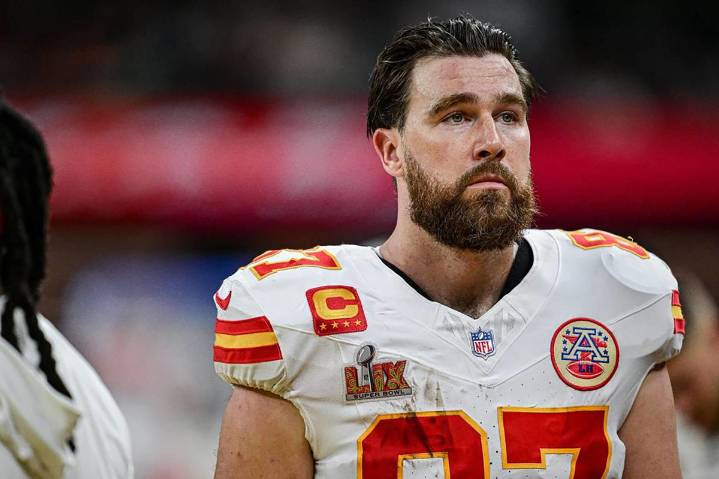 Travis Kelce Decides Against Russell Wilson Playbook as Chiefs TE Confirms Struggles Before Kickoff Travis Kelce blazes his own path as the Chiefs gear up for travel intensity on their first internati