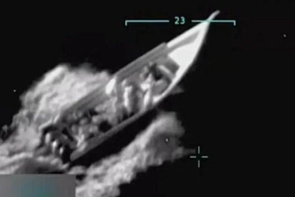 Donald Trump afirma que el ejército estadounidense atacó otro supuesto barco con drogas