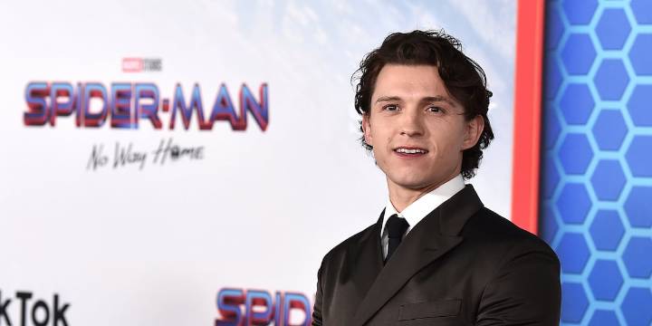 Actor Tom Holland injured while filming ‘Spider
