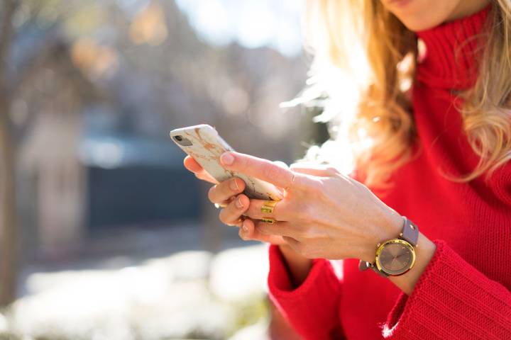 Woman Refused to Wait 40 Minutes for Habitually Late Friends