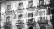 “Ausencia del color”: 14 artistas exploran el blanco y negro en Casa Tambo