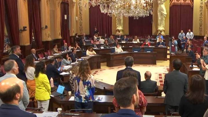 Vox boicotea un minuto de silencio por las víctimas del genocidio en Gaza en el Parlament de Baleares