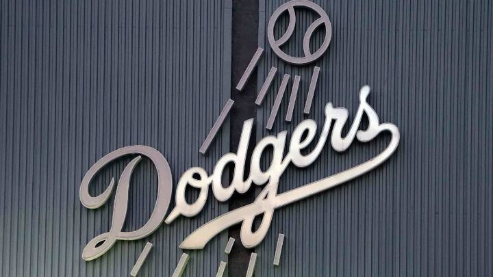 Dodgers become 10th MLB team to draw 4 million fans in a season