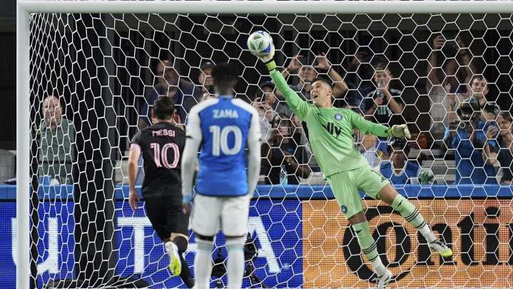 El riesgo salió caro: Messi falló penal a lo Panenka ante Charlotte