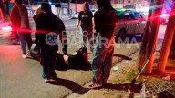 Por una mala maniobra, un motociclista sufrió un dura caída sobre avenida Belgrano