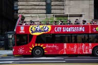 US Tourist on Local Bus Confused by 2-Hour Stop—Has Mortifying Realization