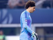 Memo Ochoa volvió a encajar goles