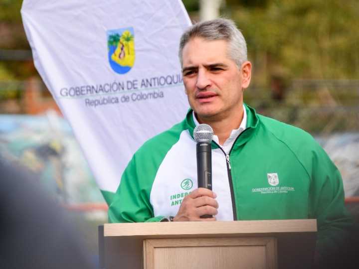 Caso de Rendón en Fiscalía agita narrativas uribistas y petristas