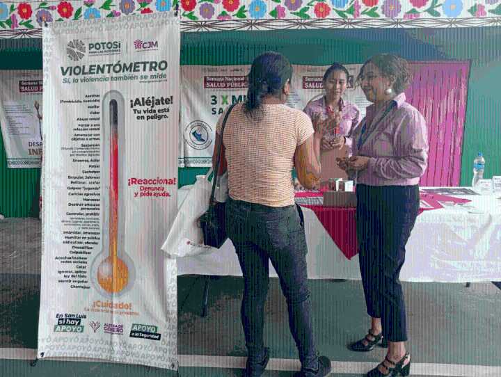 CJM Matlapa entrega Tarjetas Rosas en la Semana Nacional de Salud Pública