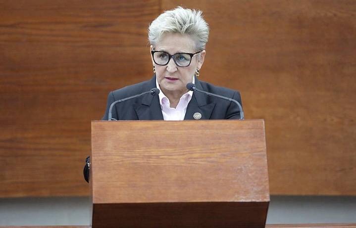 Queda prohibido vender medicamentos que requieren receta a menores: Congreso