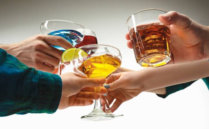 Diputados del PVEM CDMX van contra bebidas adulteradas en bares y antros; proponen castigos con hasta 8 años de cárcel