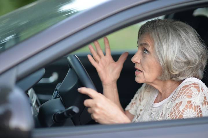 "Ya no soy el mismo". A qué edad habría que dejar de manejar autos, según un estudio internacional