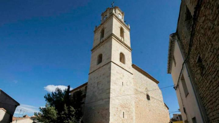 Ni Albarracín ni Beceite: el pueblo más "bello" de Aragón que tiene una inmensa laguna natural