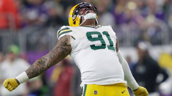 Commanders sign Preston Smith to bolster banged
