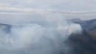 Se reactiva el fuego es Asturias: los bomberos luchan desde el sábado contra un incendio de grandes dimensiones en Llananzanes (Aller)