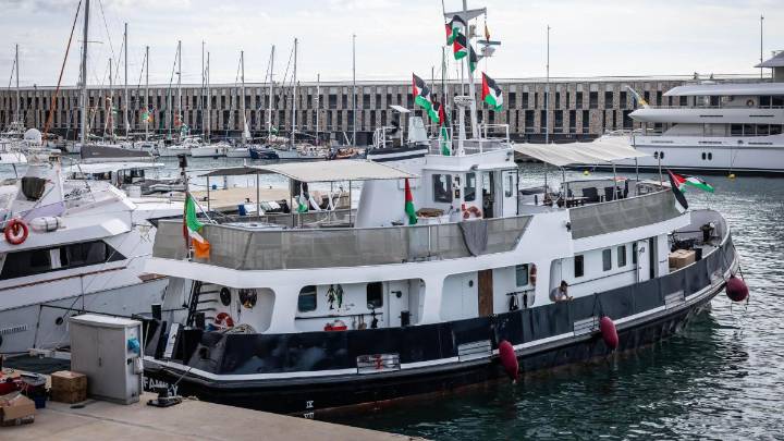 La Flotilla zarpa de nuevo de Barcelona rumbo a Gaza bajo la amenaza de Israel